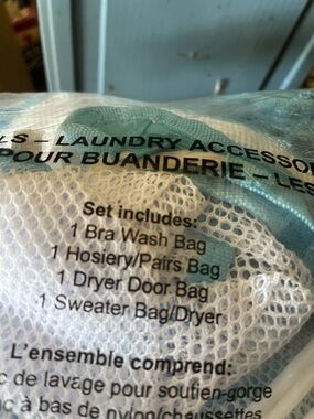 Laundry Accessory Mesh Wash Bag Set - White with Teal Trim